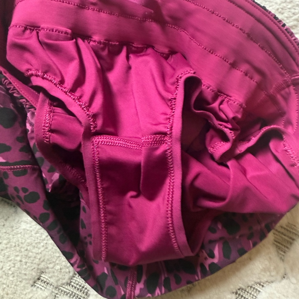 Lululemon track that high rise short size 4 - Picture 7 of 7